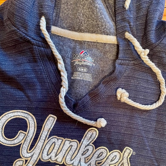 Majestic yankee light hoodie - Picture 2 of 9
